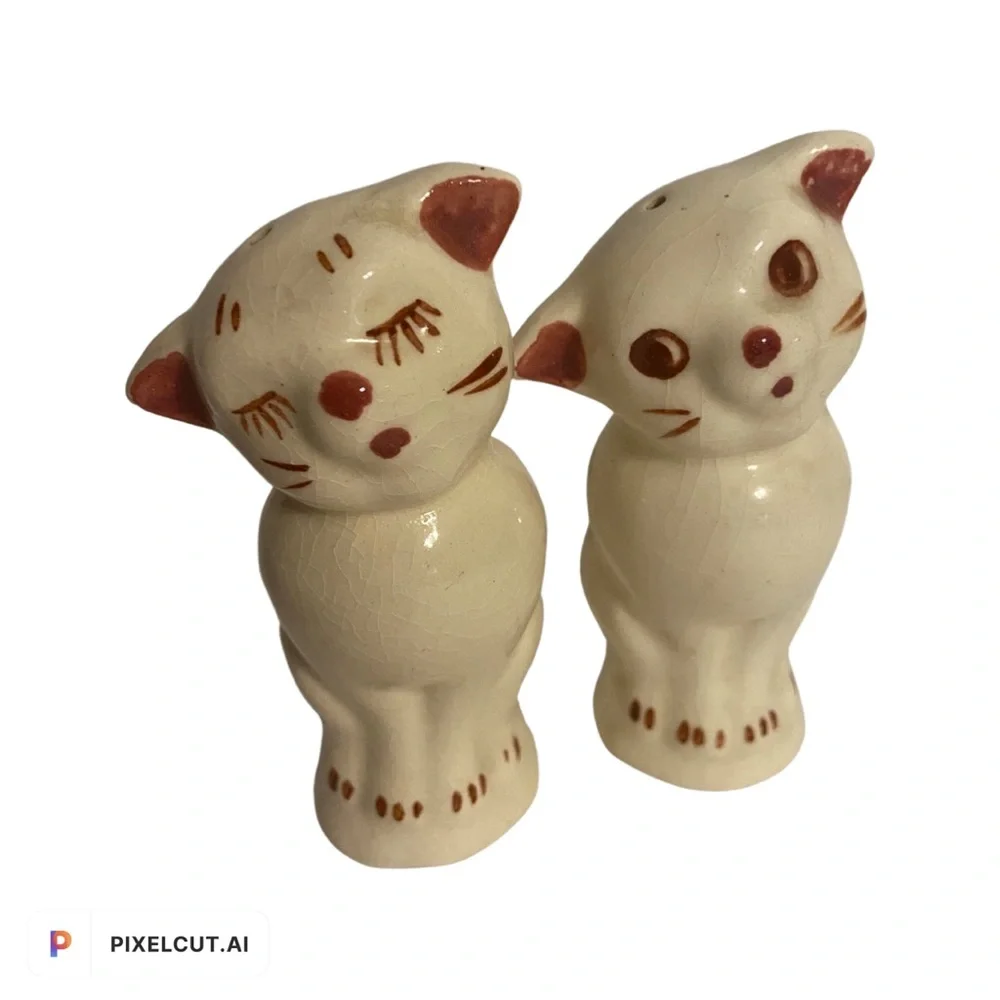 Vintage Salt & Pepper Shakers Cats MCM 3” White with Redish Brown Paint - Picture 1 of 4